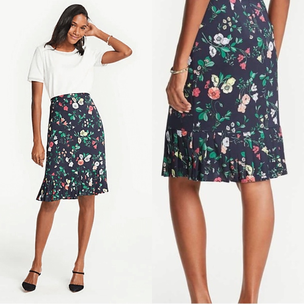 Ann Taylor Navy Floral Print Pencil Skirt with Bottom Hem Pleats/Ruffle - Size 6